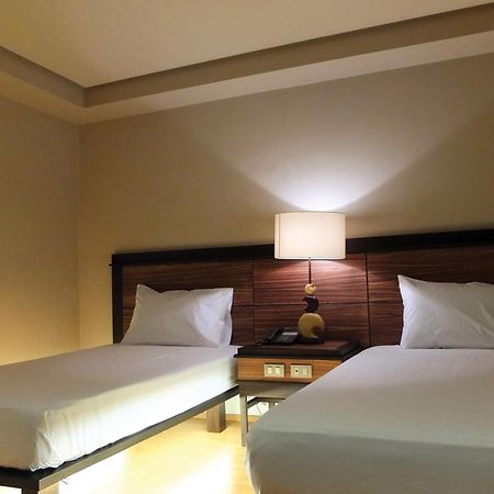 Soleste Suites Quezon City Bagian luar foto