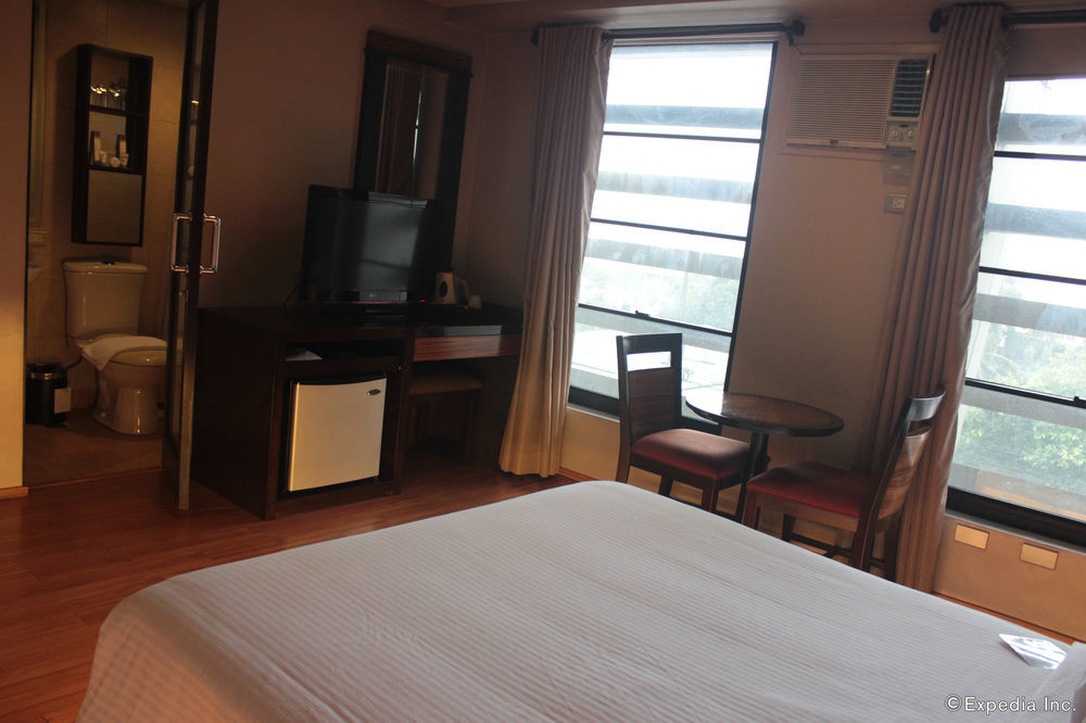 Soleste Suites Quezon City Bagian luar foto
