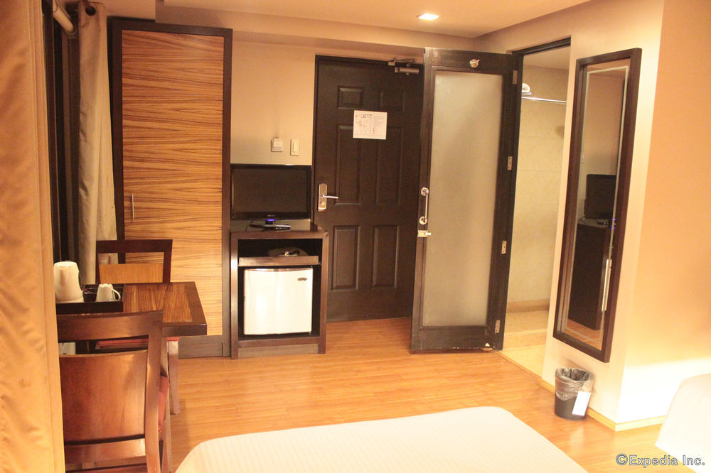 Soleste Suites Quezon City Bagian luar foto