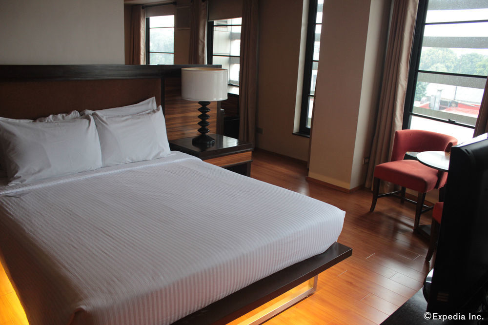 Soleste Suites Quezon City Bagian luar foto