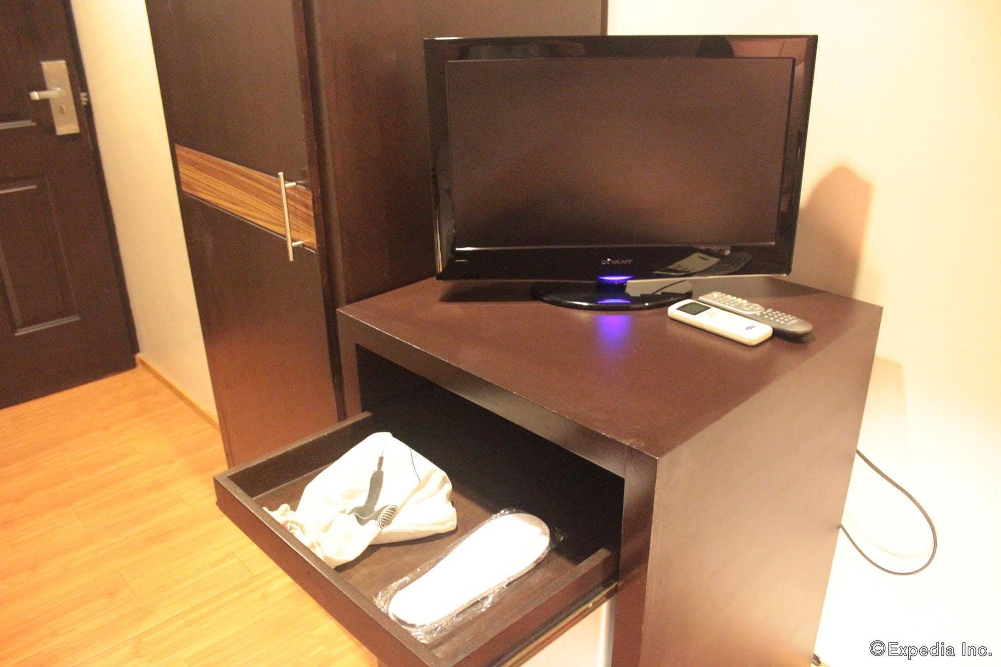 Soleste Suites Quezon City Bagian luar foto