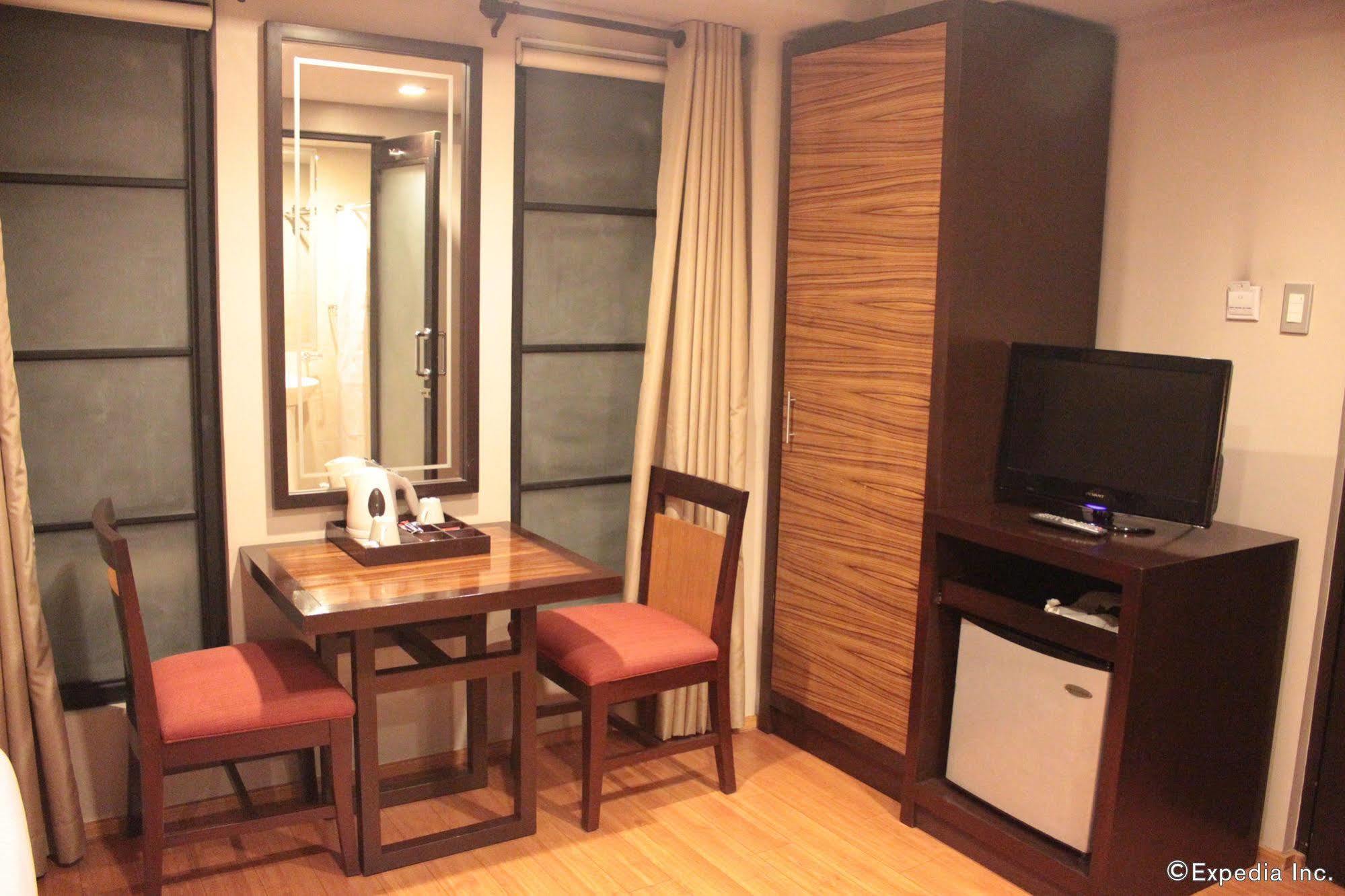 Soleste Suites Quezon City Bagian luar foto