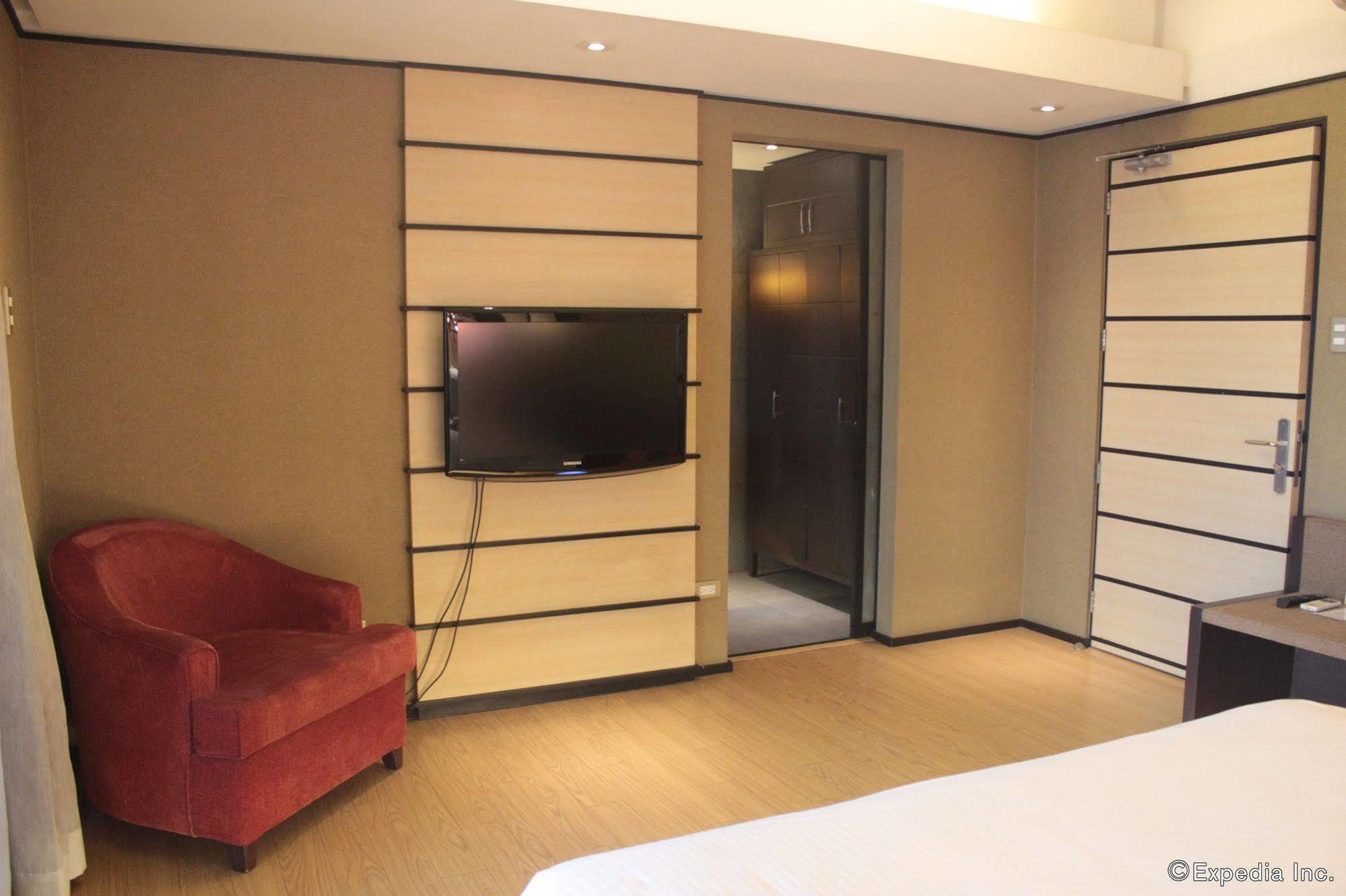 Soleste Suites Quezon City Bagian luar foto