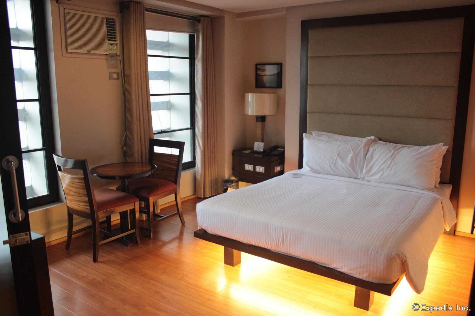 Soleste Suites Quezon City Bagian luar foto