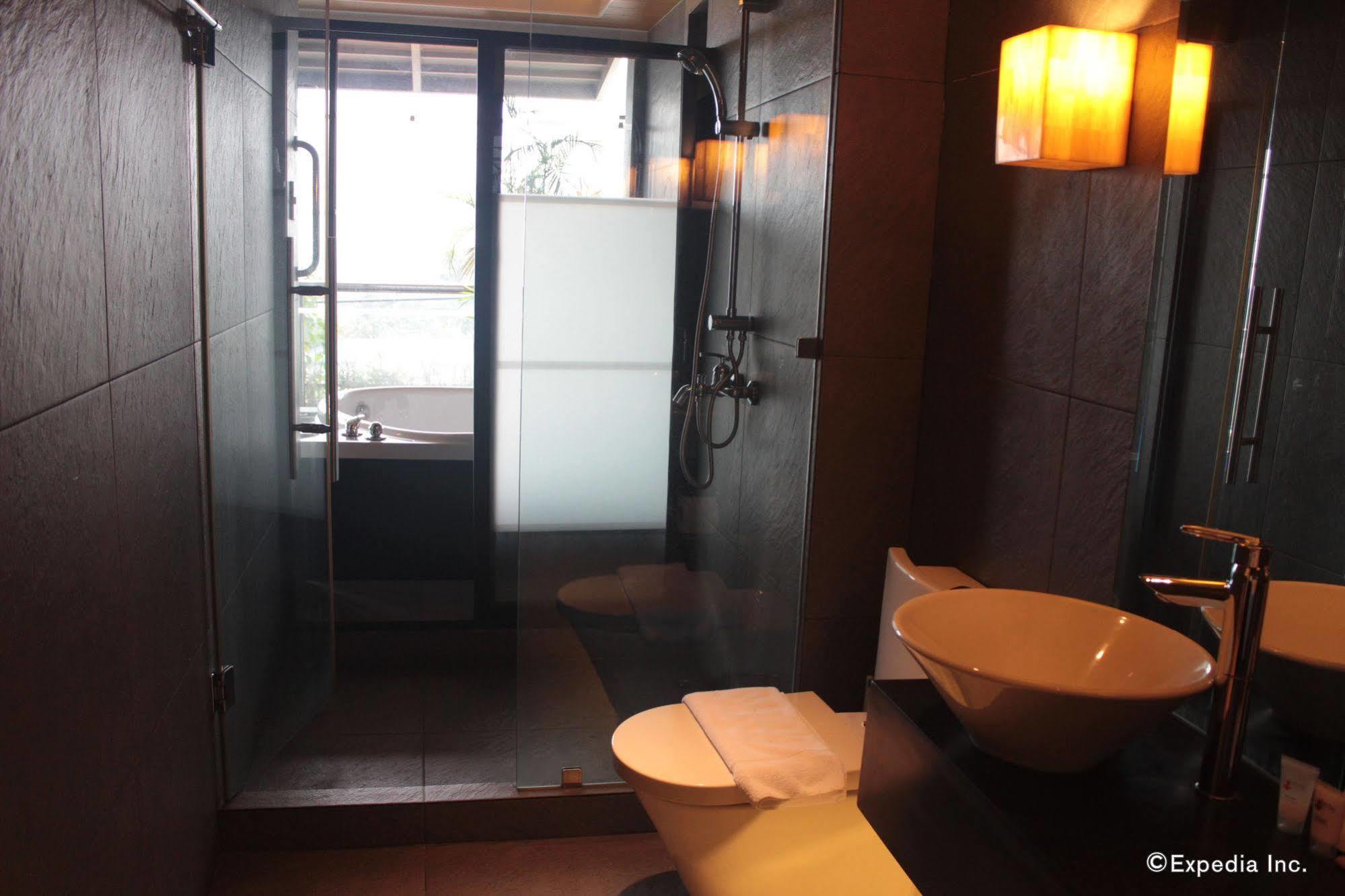 Soleste Suites Quezon City Bagian luar foto